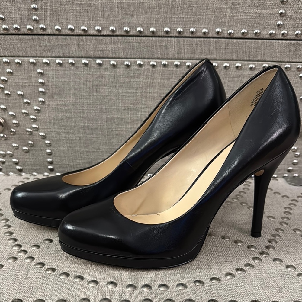 Nine West Kristal Black Leather Platform Pumps
